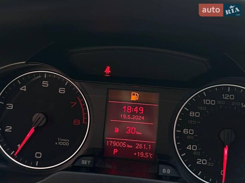 Седан Audi A4 2012 в Львове