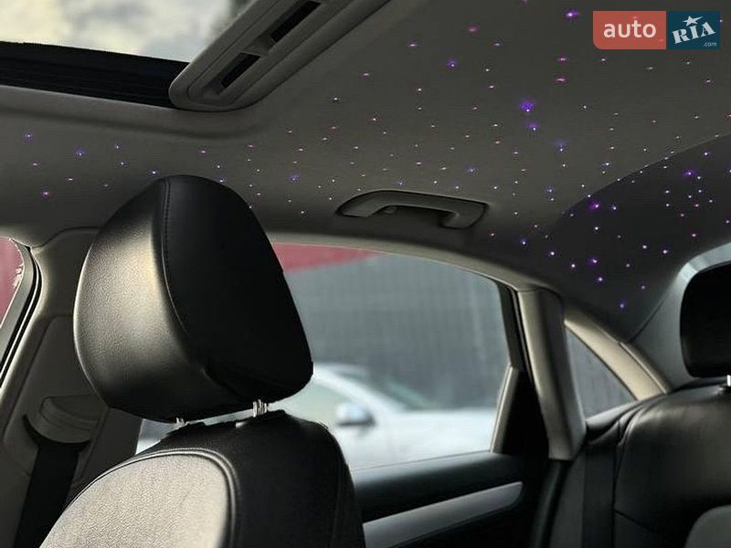 Седан Audi A4 2012 в Львове