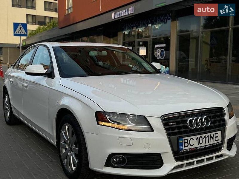 Седан Audi A4 2012 в Львове