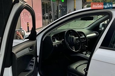 Седан Audi A4 2012 в Львове