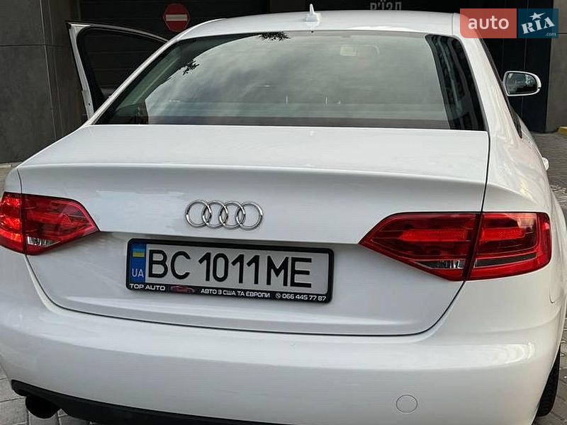 Седан Audi A4 2012 в Львове