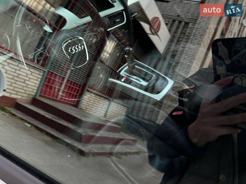 Седан Audi A4 2012 в Львове