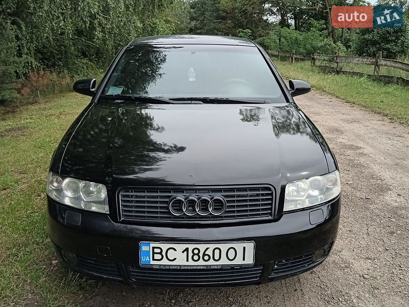 Седан Audi A4 2003 в Жовкве