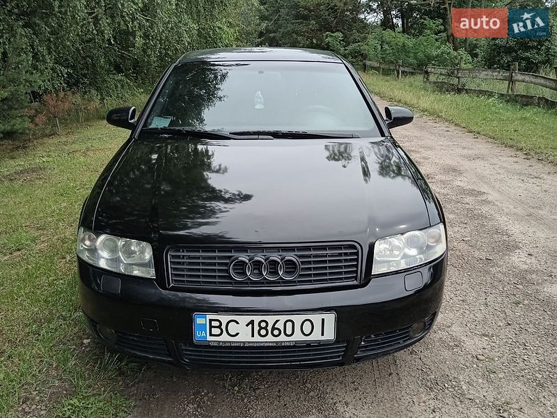 Седан Audi A4 2003 в Жовкве