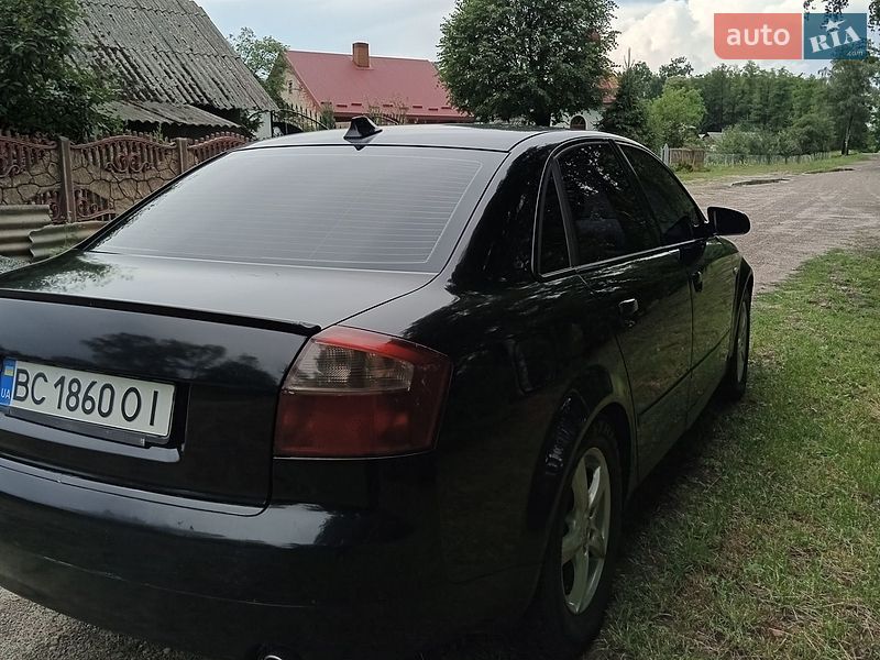 Седан Audi A4 2003 в Жовкве