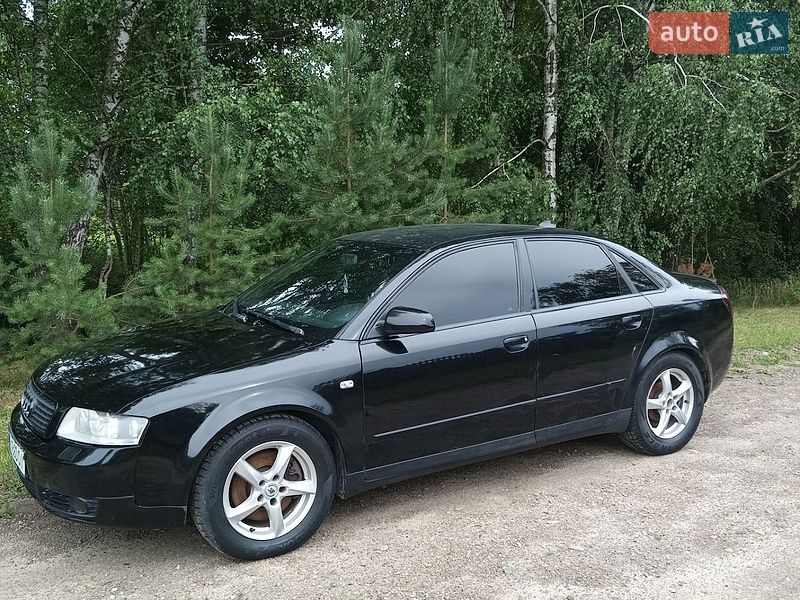 Седан Audi A4 2003 в Жовкве