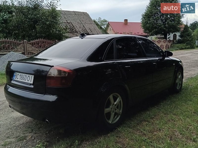 Седан Audi A4 2003 в Жовкве