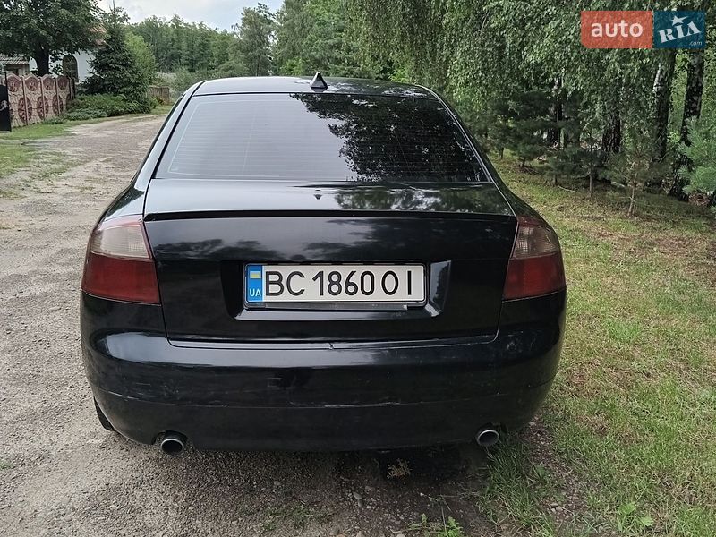 Седан Audi A4 2003 в Жовкве