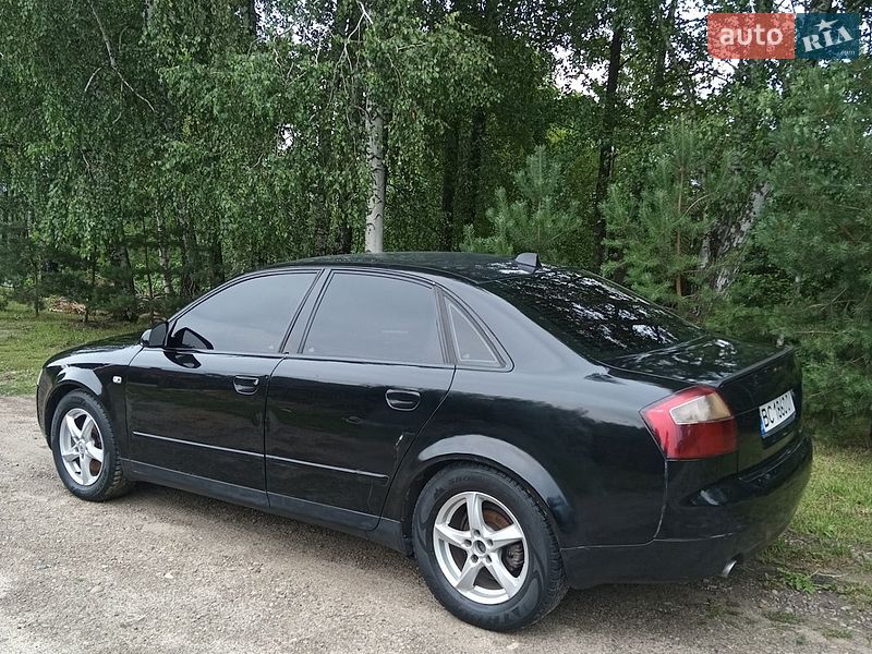 Седан Audi A4 2003 в Жовкве