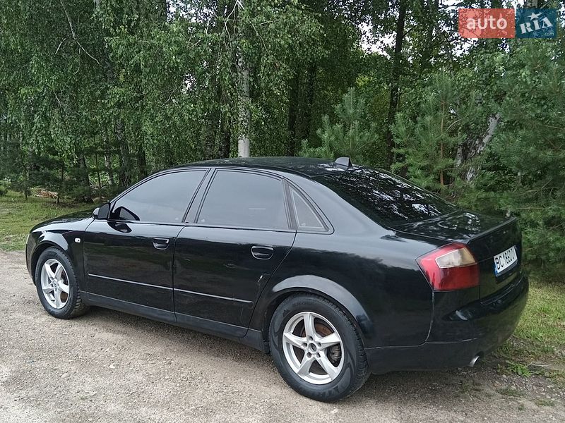 Седан Audi A4 2003 в Жовкве