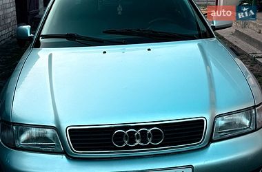 Седан Audi A4 1996 в Млинове