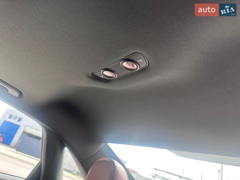 Седан Audi A4 2021 в Нововолынске
