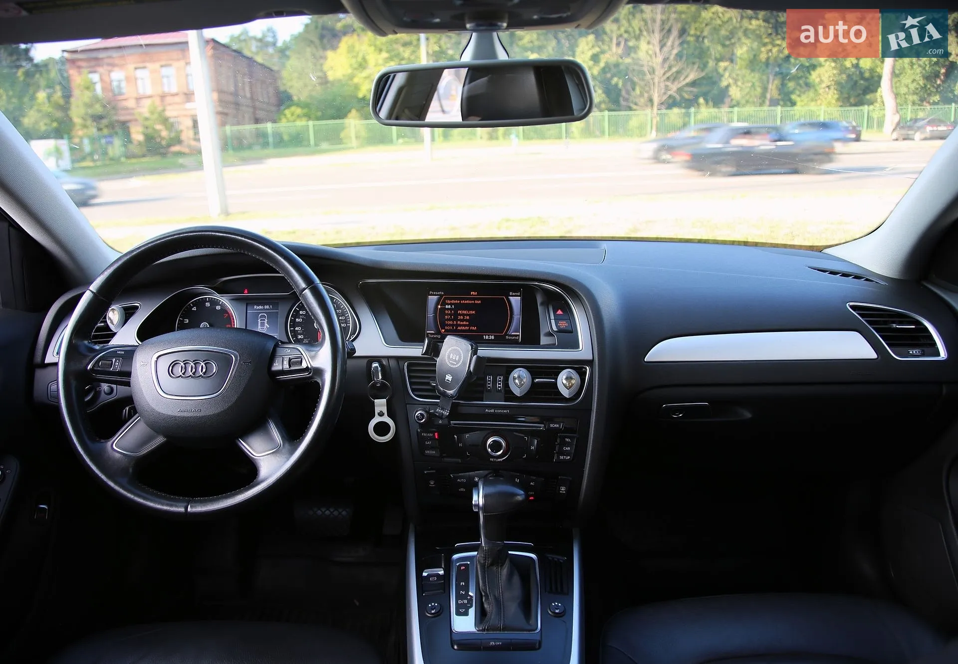 2012 Audi A4 - мініатюра 11