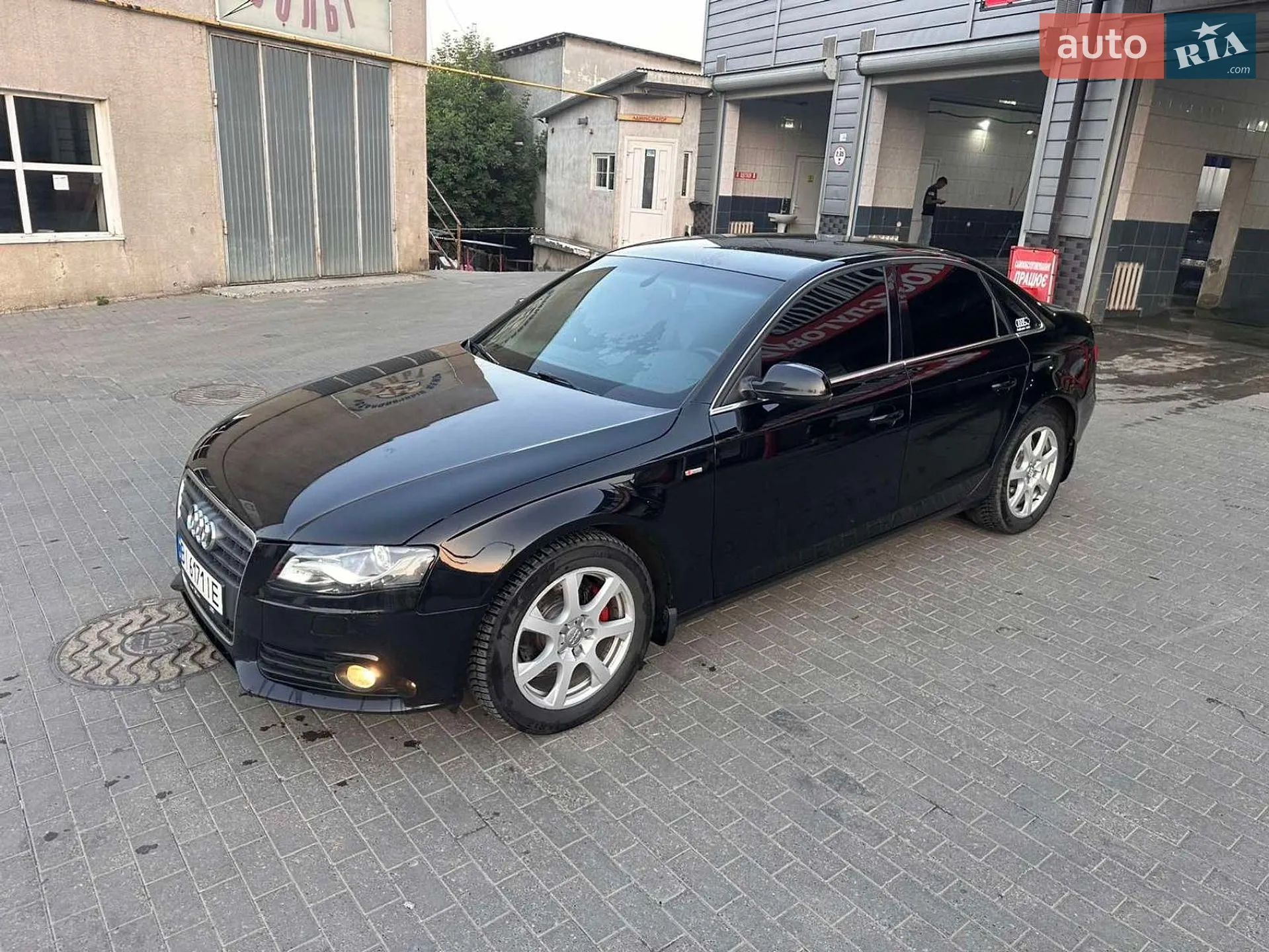 2010 Audi A4 - мініатюра 2