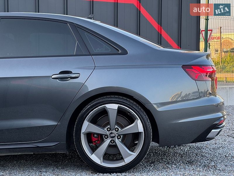 Седан Audi A4 2021 в Луцке