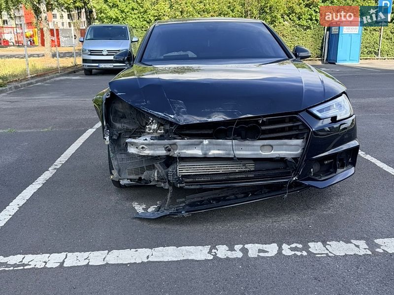 Седан Audi A4 2016 в Львове Седан Audi A4 2016 в Львове