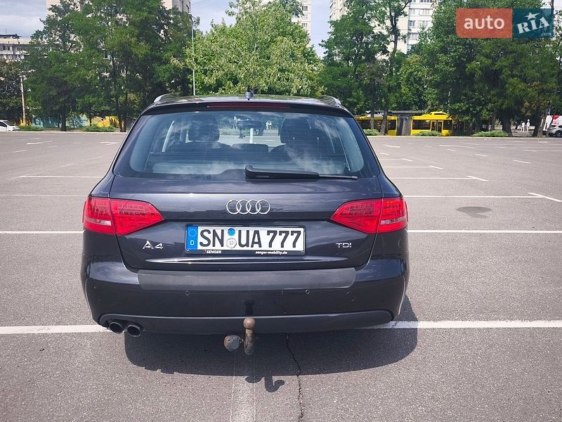 Универсал Audi A4 2011 в Киеве