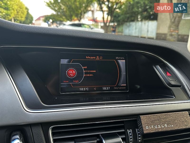 Седан Audi A4 2012 в Мукачевому