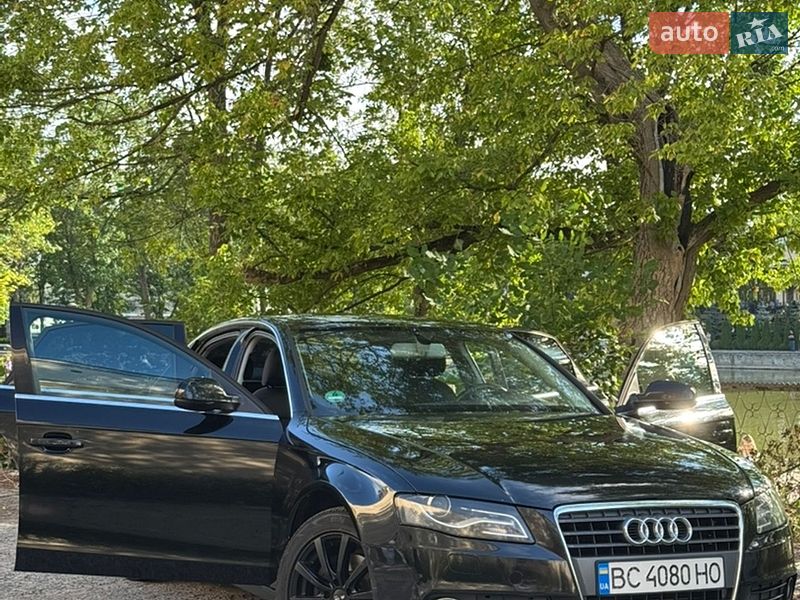 Седан Audi A4 2010 в Львові