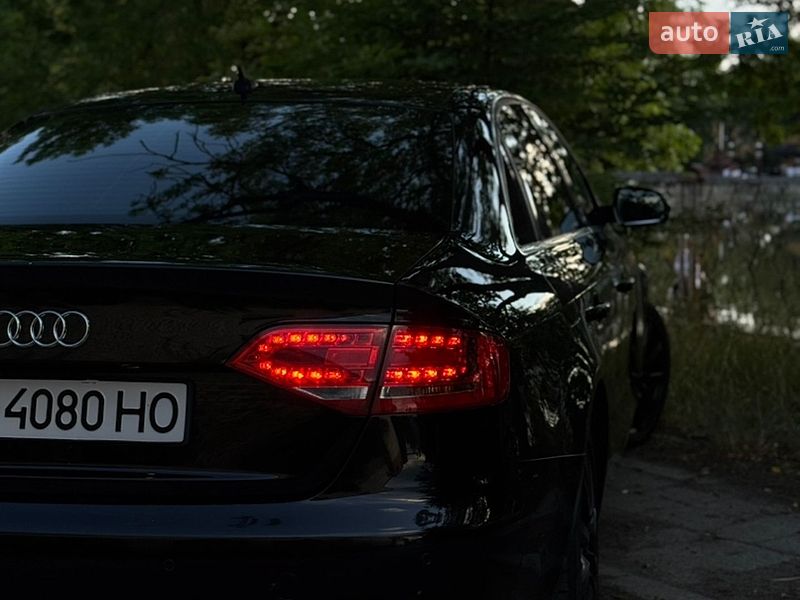 Седан Audi A4 2010 в Львові