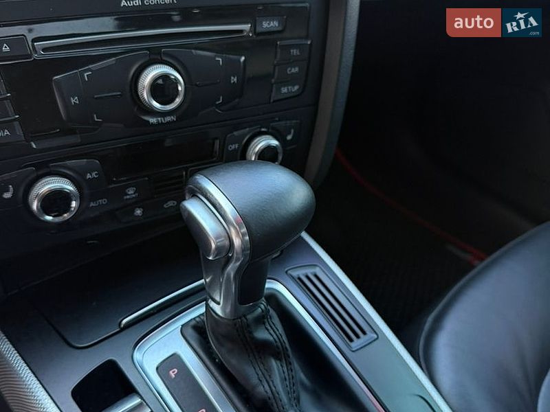 Седан Audi A4 2015 в Киеве