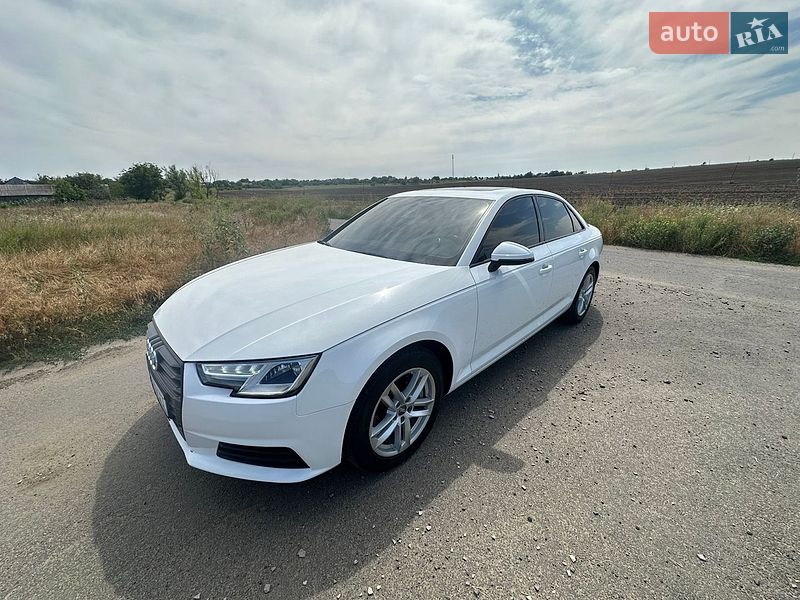 Седан Audi A4 2017 в Подольске