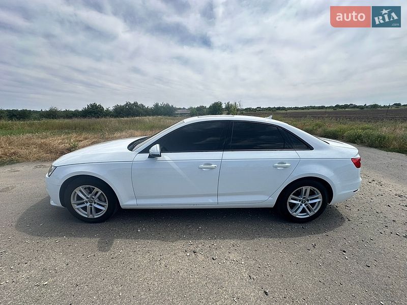 Седан Audi A4 2017 в Подольске