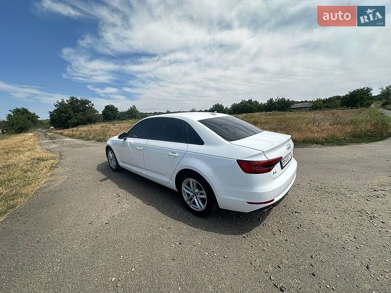 Седан Audi A4 2017 в Подольске