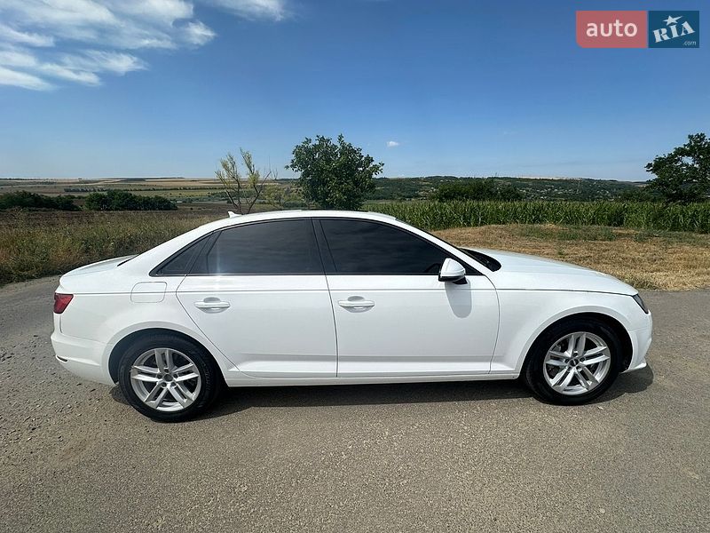Седан Audi A4 2017 в Подольске