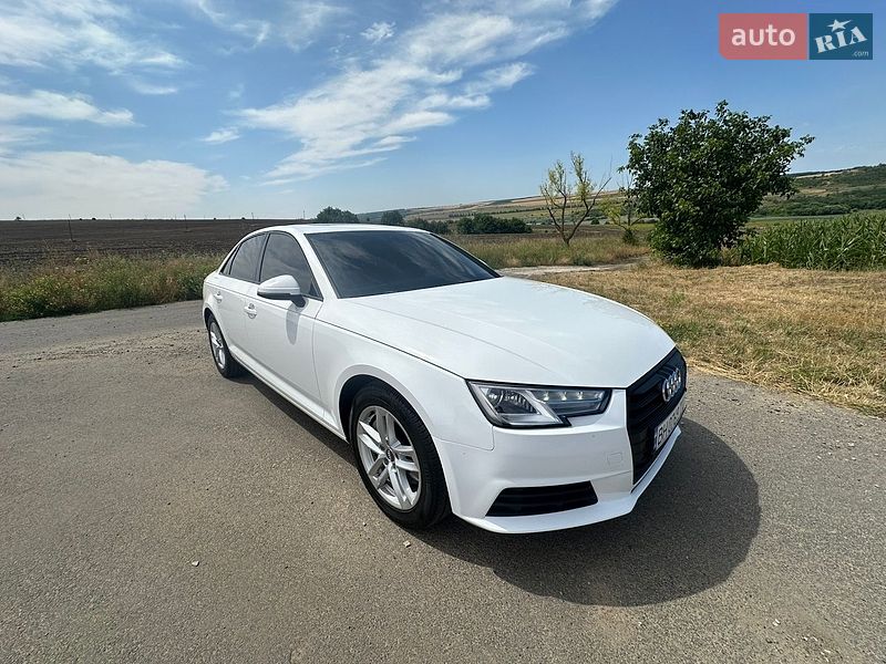 Седан Audi A4 2017 в Подольске