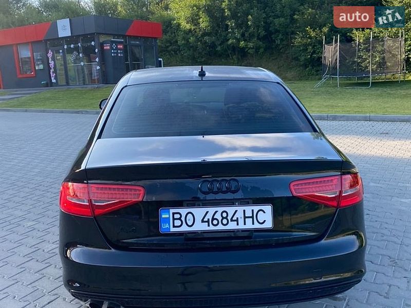 Седан Audi A4 2015 в Тернополе