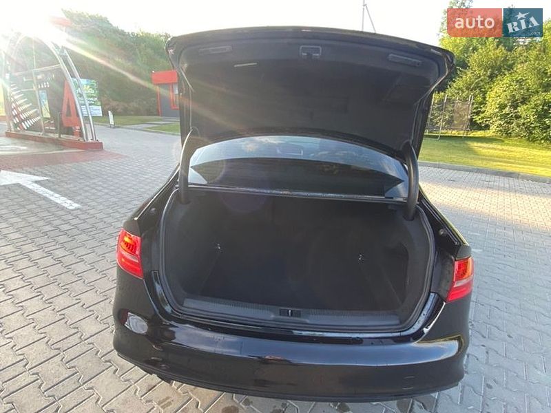 Седан Audi A4 2015 в Тернополе
