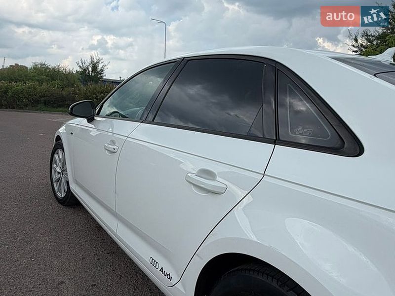 Седан Audi A4 2017 в Дрогобыче