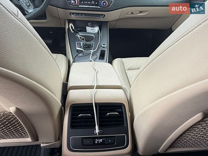 Седан Audi A4 2017 в Дрогобыче