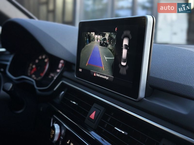 Седан Audi A4 2018 в Ровно