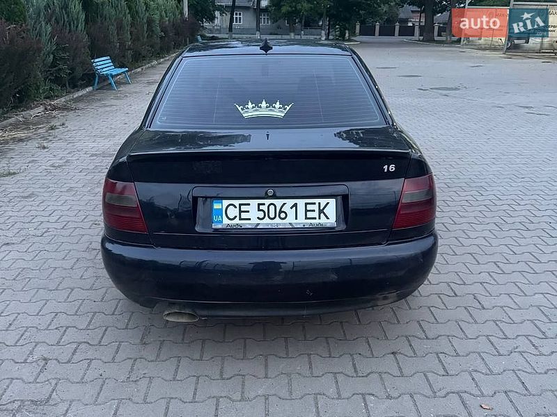 Седан Audi A4 1998 в Сторожинце
