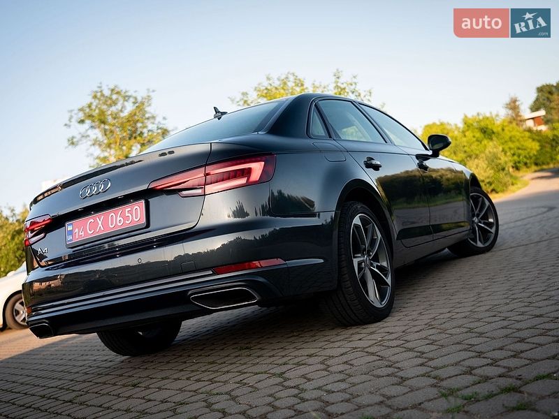Седан Audi A4 2019 в Львові