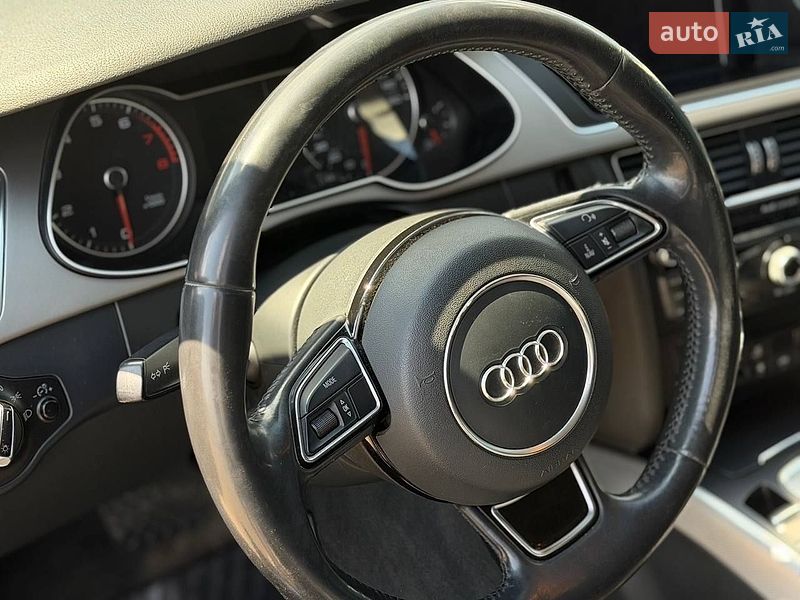 Седан Audi A4 2014 в Киеве