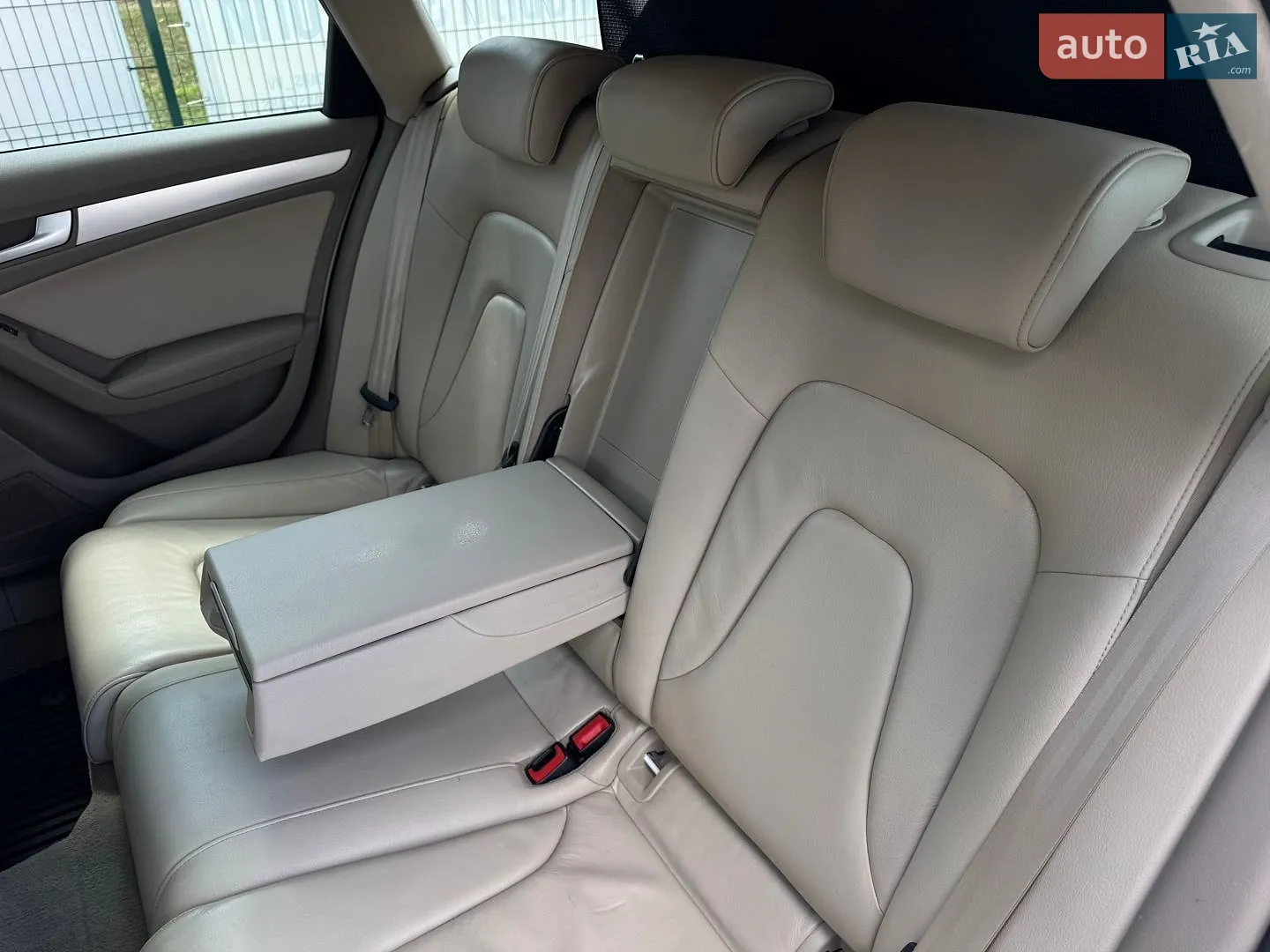 2010 Audi A4 - мініатюра 26