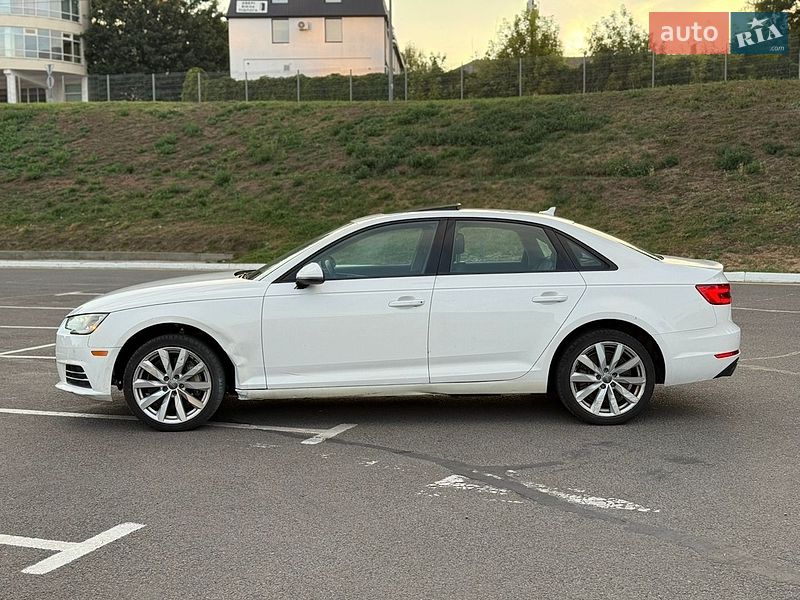 Седан Audi A4 2016 в Луцке