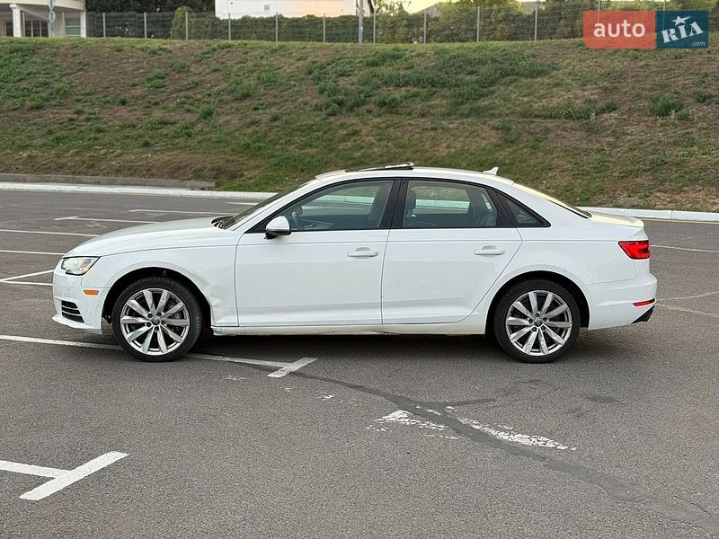 Седан Audi A4 2016 в Луцке