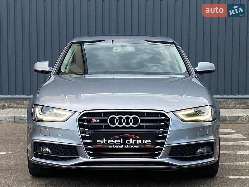 Седан Audi A4 2015 в Николаеве