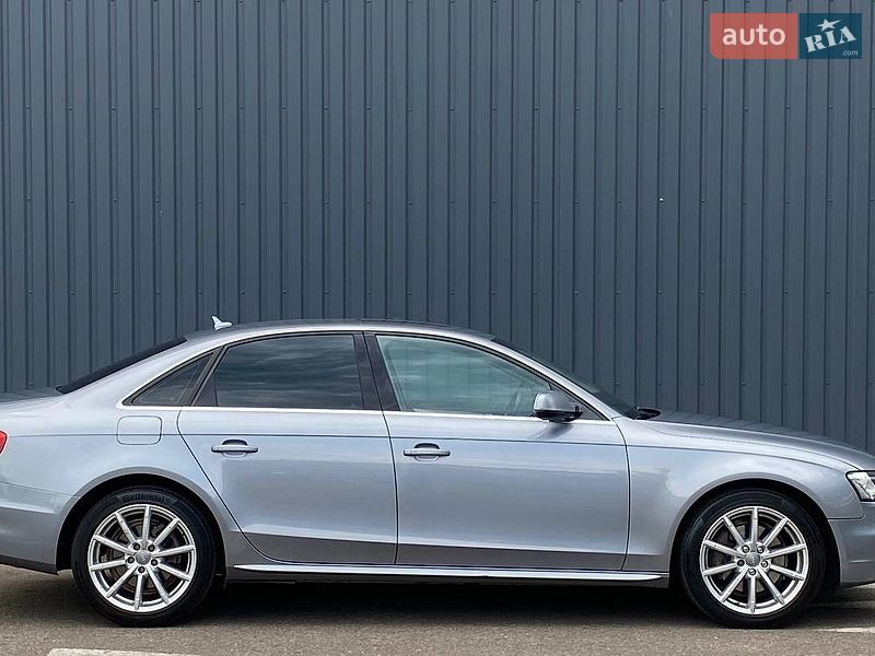 Седан Audi A4 2015 в Николаеве