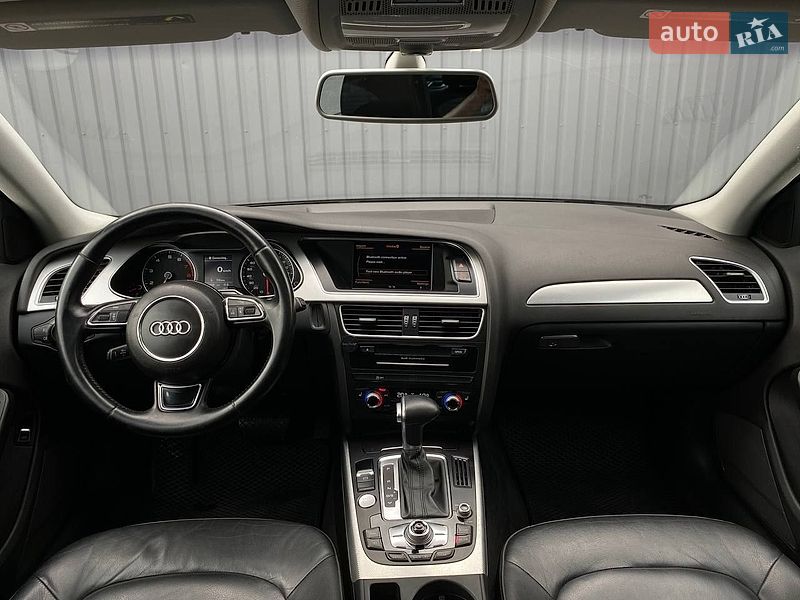 Седан Audi A4 2015 в Николаеве