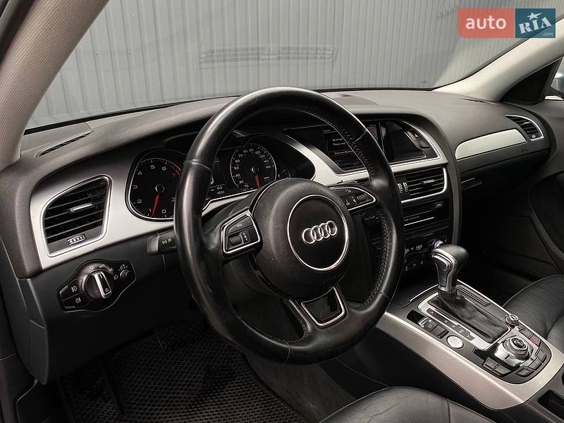 Седан Audi A4 2015 в Николаеве