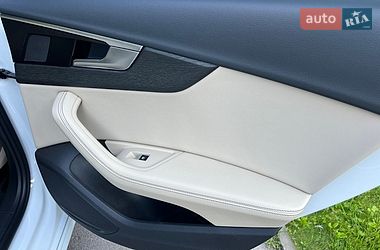 Седан Audi A4 2022 в Мукачевому