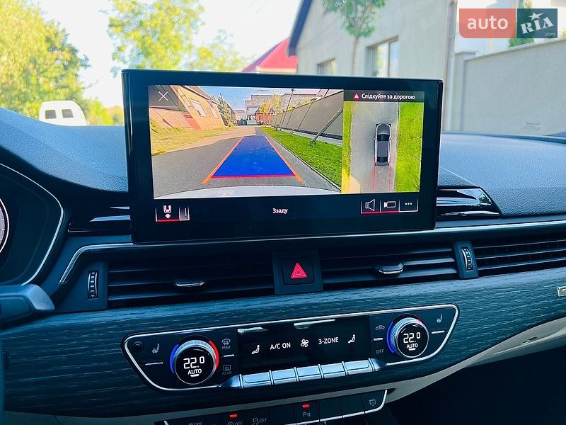 Седан Audi A4 2022 в Мукачевому