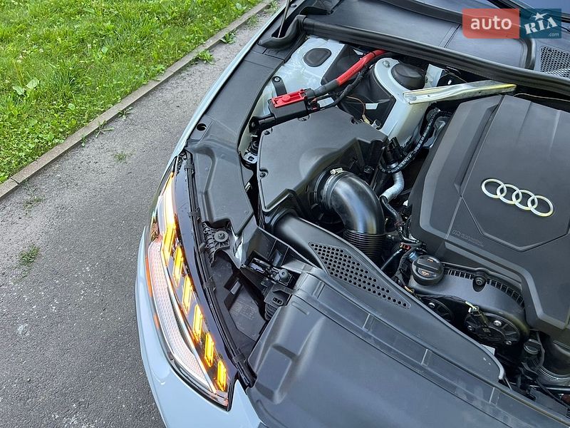 Седан Audi A4 2022 в Мукачевому