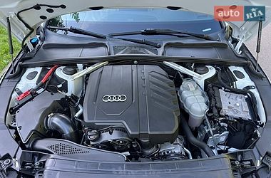 Седан Audi A4 2022 в Мукачевому