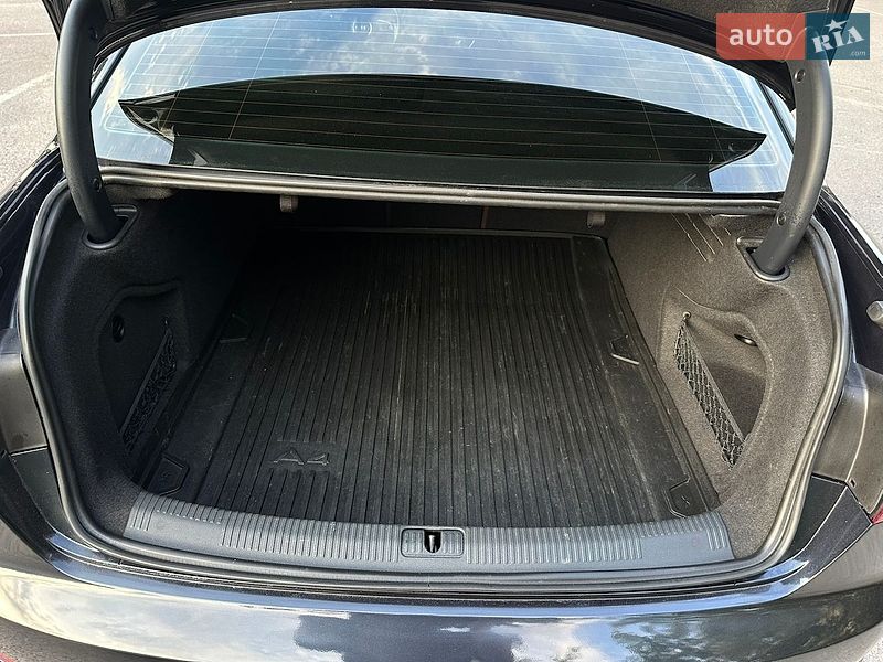 Седан Audi A4 2016 в Вінниці